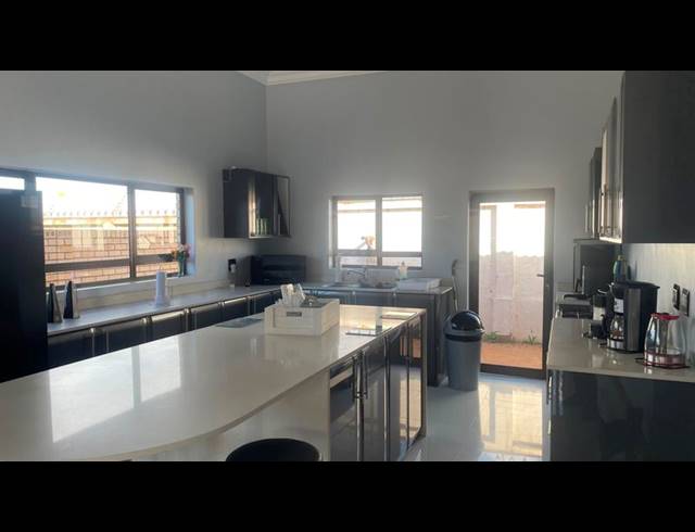 4 BEDROOM PROPERTY TO RENT IN RASLOUW GARDENS